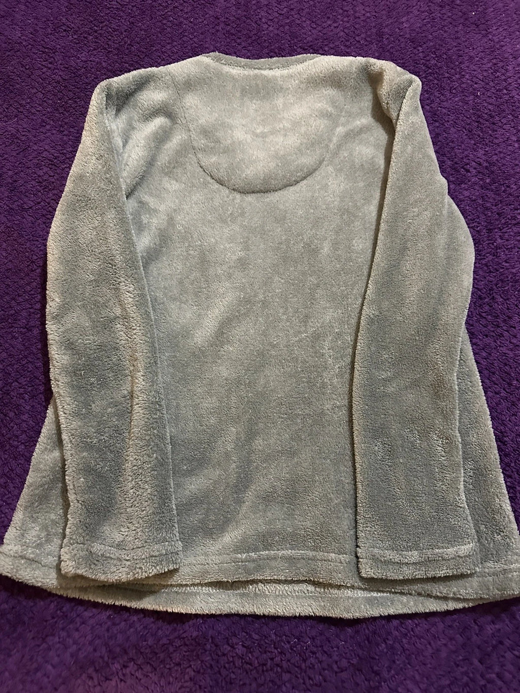 Isotoner Ladies Pajamas Gray Leopard Print Size Small Pre-owned. Good Condition