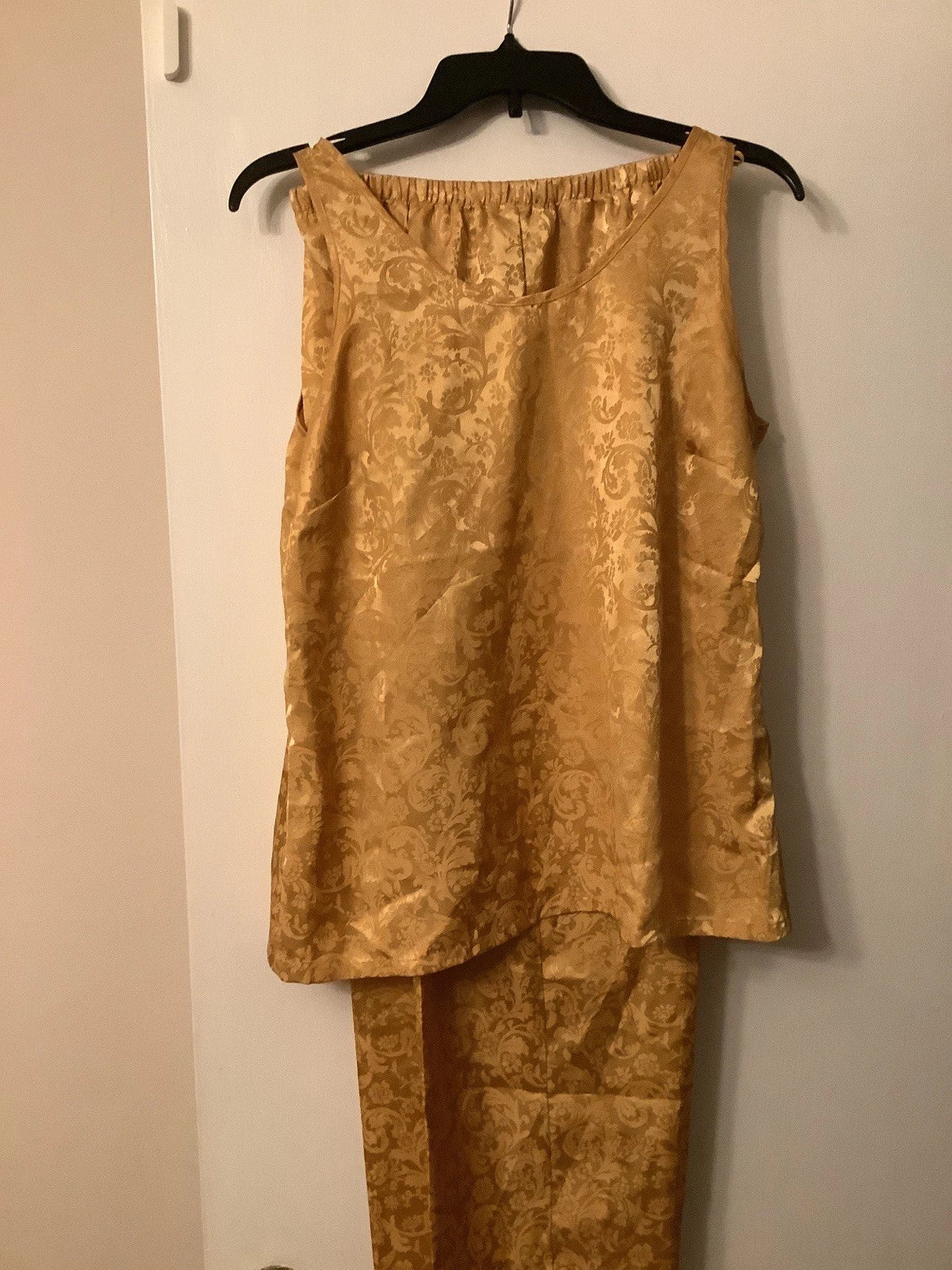 Vintage Enchanting Ladies Sleepwear. Medium (10-12). Gold. 3 Piece.