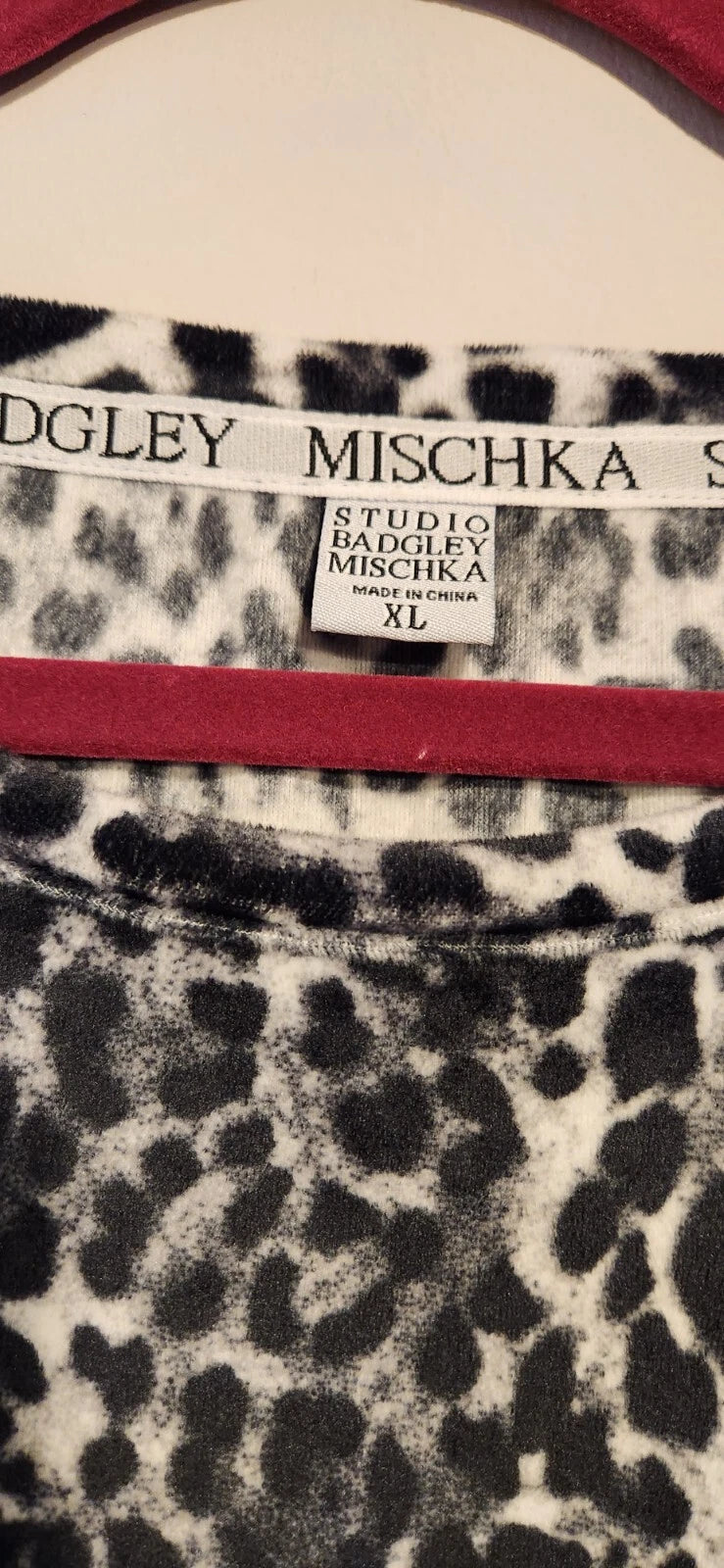 WOMEN'S PAJAMAS SIZE XL/XXL ANIMAL PRINT