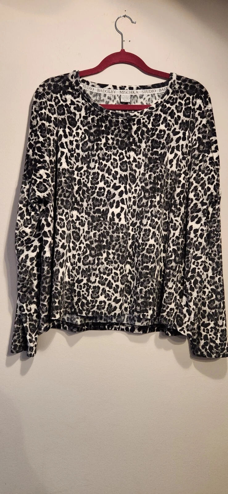 WOMEN'S PAJAMAS SIZE XL/XXL ANIMAL PRINT