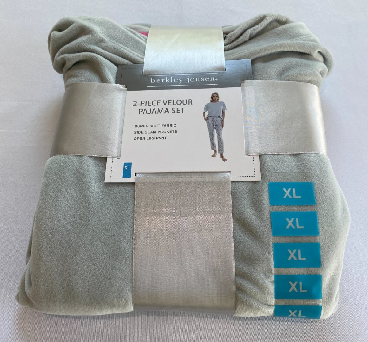 Berkley Jensen 2-Piece Velour Pajama Set Womens Size XL Gray Floral
