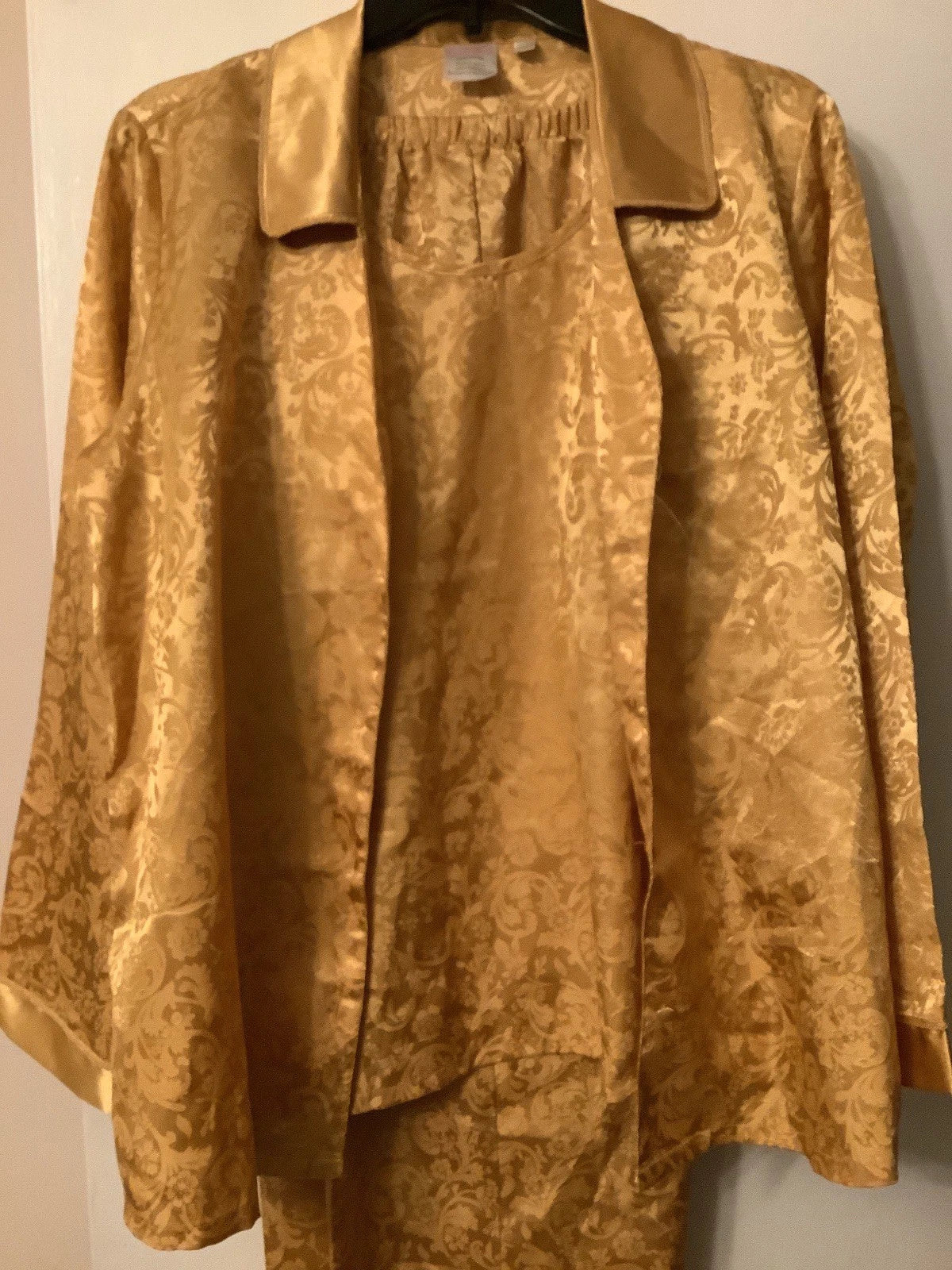 Vintage Enchanting Ladies Sleepwear. Medium (10-12). Gold. 3 Piece.