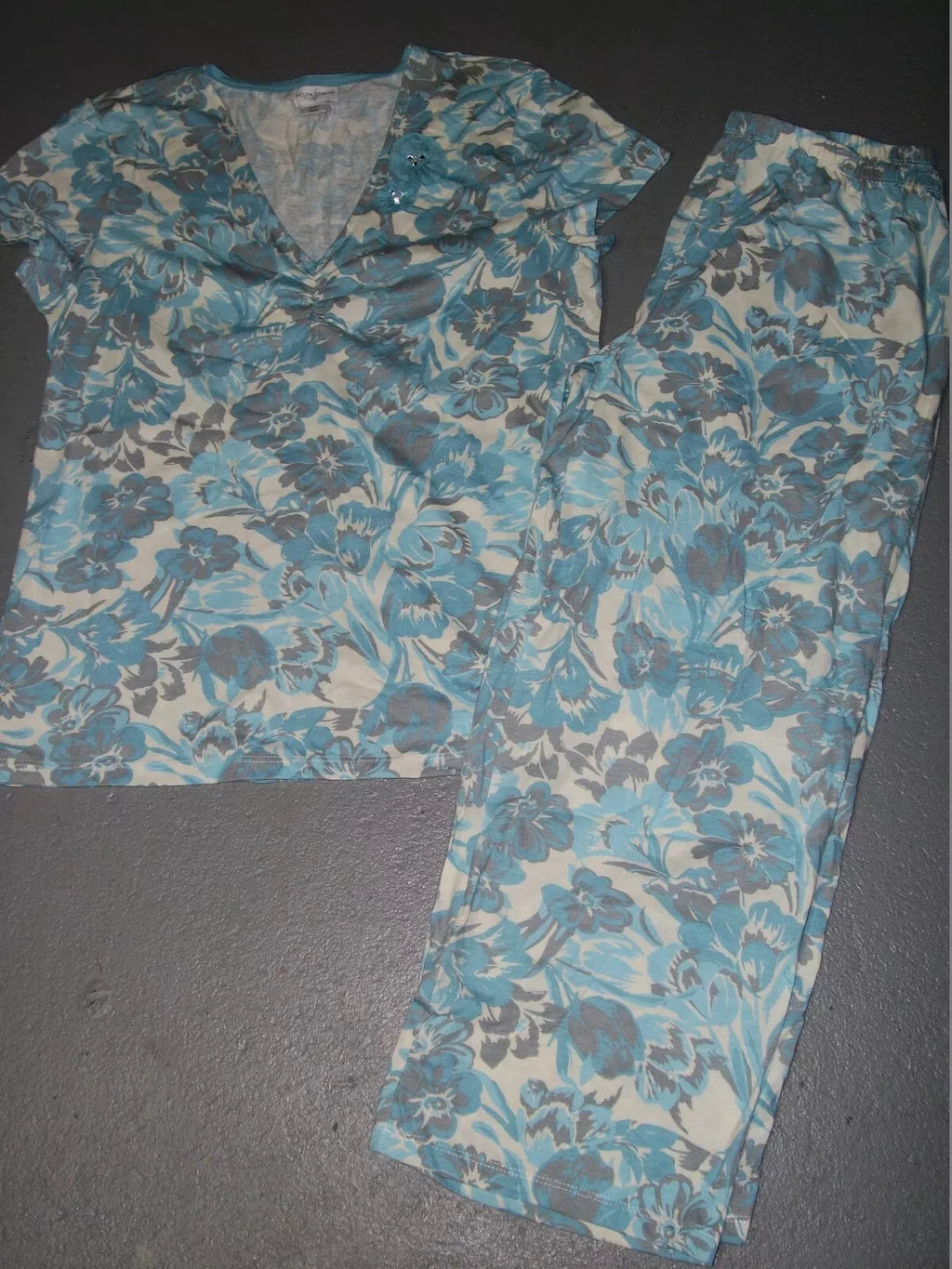 JACLYN SMITH BLUE PINK FLORAL PJ TOP & CAPRI PANTS PAJAMA SET WOMEN SZ SMALL 4 6