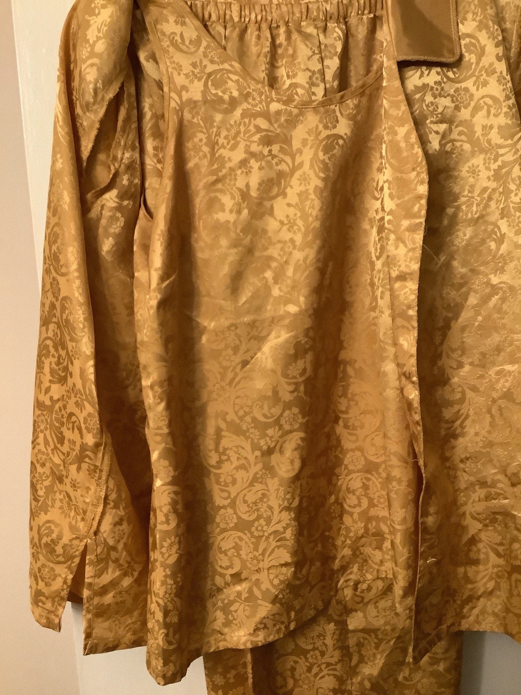 Vintage Enchanting Ladies Sleepwear. Medium (10-12). Gold. 3 Piece.
