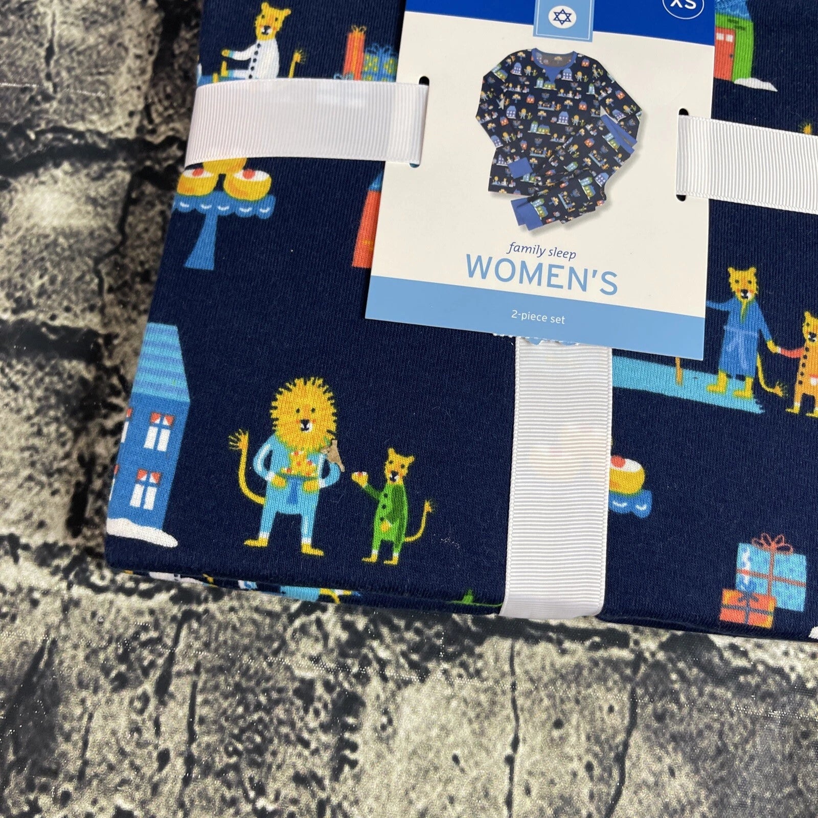 Family Sleep Women's XS Blue Pajama Set Hanukkah Menorah Dreidel Lion