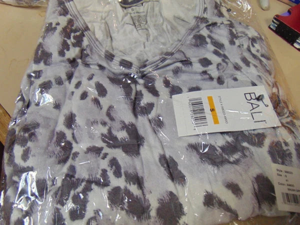 Bali Womens Size M grays V neck Collar Top & short Knit Pajama Set lace bottom